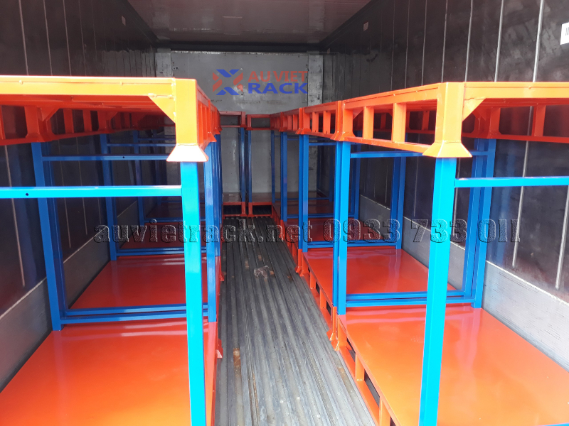 pallet sắt xếp chồng